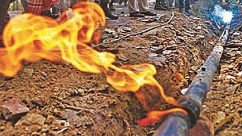 গ্যাস লাইন মেরামতের সময় অগ্নিকাণ্ডে দগ্ধ ৩...