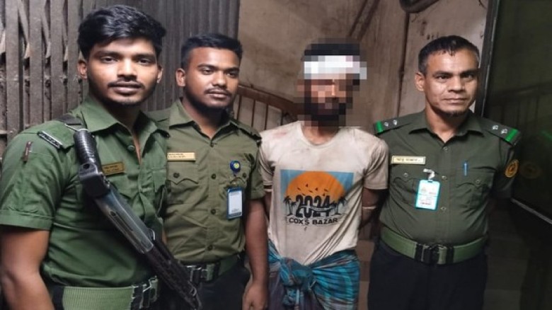 অগ্রণী ব্যাংকে চুরির চেষ্টা ব্যর্থ, আনসারের অভিযানে আটক ১