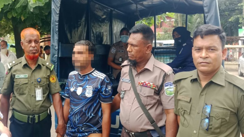 আনসারের তৎপরতায় শেরপুর সদর হাসপাতালে দালাল আটক: পুলিশে সোপর্দ...