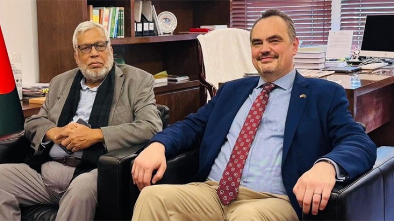 জ্বালানি উপদেষ্টার সঙ্গে মার্কিন রাষ্ট্রদূতের বৈঠক