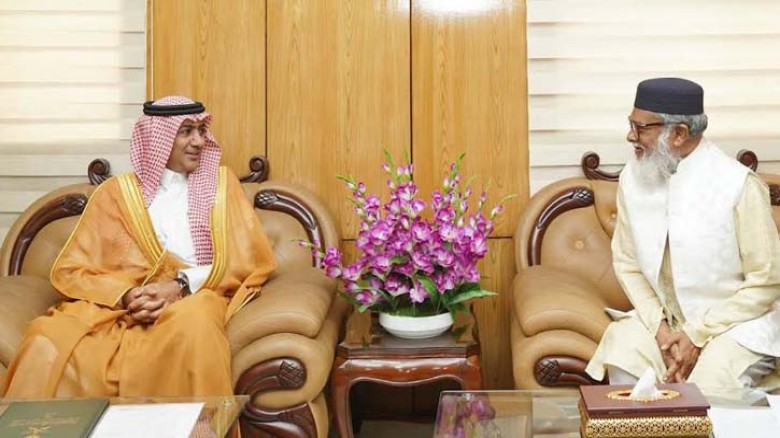 রোডম্যাপ অনুসারে হজের সব কার্যক্রম এগিয়ে যাচ্ছে: ধর্ম উপদেষ্