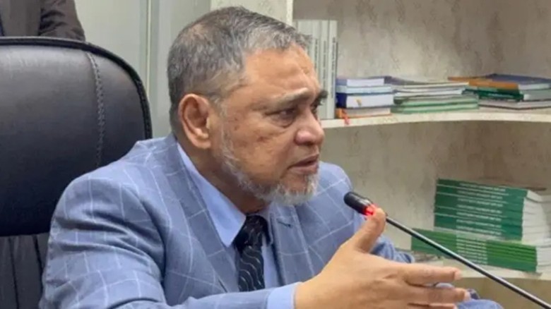 সাংবাদিকদের কার্ড জটিলতা সমাধানের আশ্বাস সিইসির