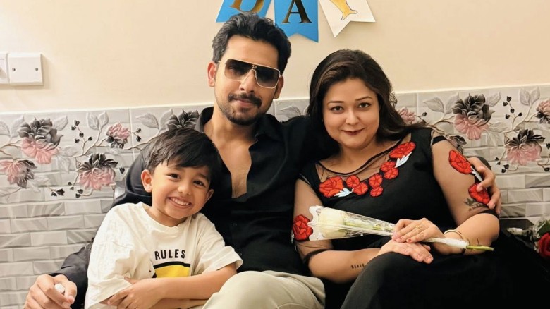 ৫ ঘণ্টা আগেও পোস্ট, অভিনেতা জাহের আলভীর স্ত্রীর মৃত্যু