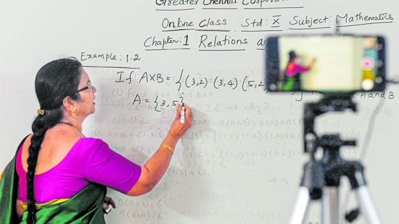 শিক্ষাপ্রতিষ্ঠানে ফিরতে পারে অনলাইন ক্লাশ