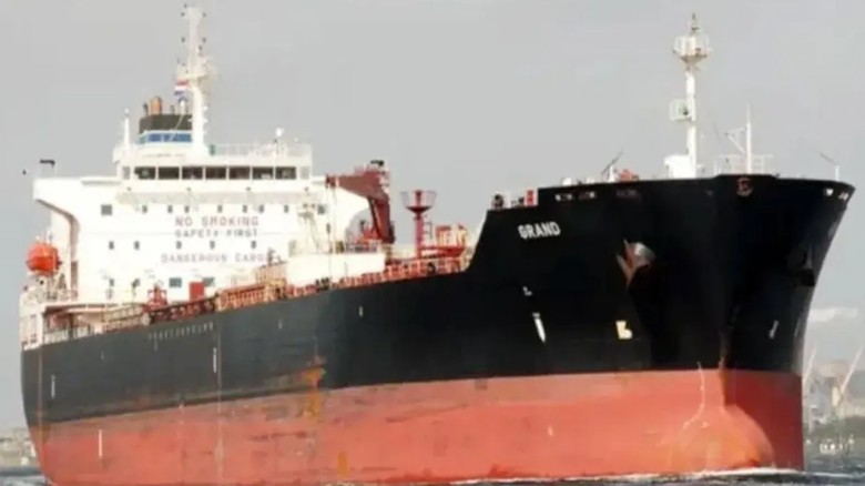 মালয়েশিয়া থেকে এলো ২৭৩০০ টন ডিজেল