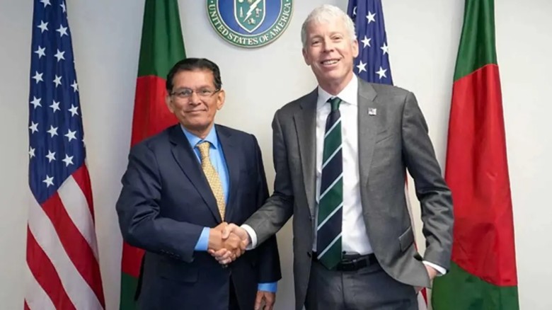 মার্কিন জ্বালানিমন্ত্রীর সঙ্গে পররাষ্ট্রমন্ত্রীর বৈঠক, পেলেন