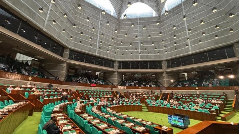 যেভাবে নির্বাচিত হন সংরক্ষিত নারী এমপিরা