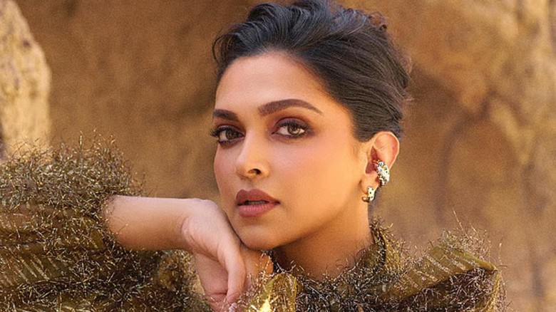 অন্তঃসত্ত্বা দীপিকাকে নিয়ে সব গুঞ্জন ওড়ালেন নির্মাতারা