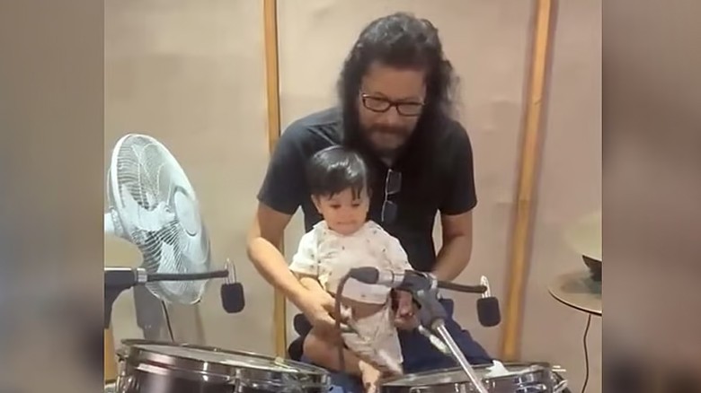 ছেলে জিবরানকে ড্রাম শেখাচ্ছেন জেমস, ভিডিও ভাইরাল...