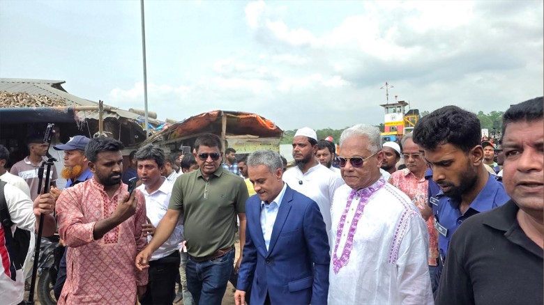 ‘স্বপ্নের সেতু’ নির্মাণ সম্ভাব্যতা যাচাইয়ে গিয়ে অবরুদ্ধ সেতু