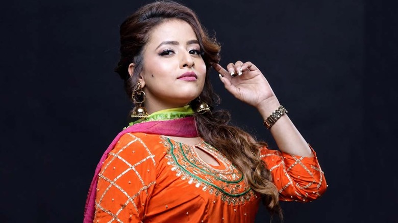 বিয়ের প্রস্তাব প্রত্যাখ্যান করায় খুন গায়িকা!