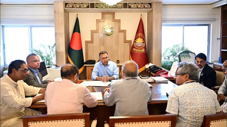 দেশীয় প্রযুক্তিতে অ্যাম্বুলেন্স তৈরির বিষয়ে বৈঠক করেছেন প্রধ