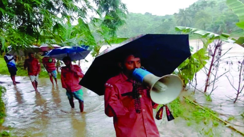 দুর্যোগ ঝুঁকি মোকাবিলায় বান্দরবানের লামায় আনসার-ভিডিপির গণসচেতনতা অভিযান...