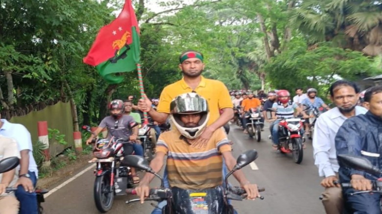 কলসকাঠীর তরুনদের অনুপ্রেরনা ও রাজপথ থেকে মানুষের পাশে মিজানুর রহমানের পথচলা...
