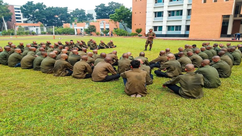 দেশের সংকটে প্রস্তুত করতে আনসারদের সামরিক প্রশিক্ষণ...